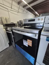 Whirlpool YWFES5030RZ0 30” Electric Range with Air Fry & Convection – Image 2