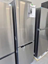 Samsung RB10FSR4ESR 24” Bottom Freezer Refrigerator Stainless Steel 11.3 cu.ft ENERGY STAR Compact Fridge – Image 2