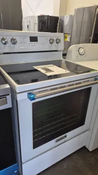 KitchenAid YKFEG500EWH8 30” Electric Convection Range White 6.4 cu.ft Smooth Top Stove – Image 2