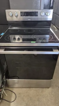 Hisense HBE3502CAS 30” Electric Range Stainless Steel True Convection Air Fry Stove – Image 1