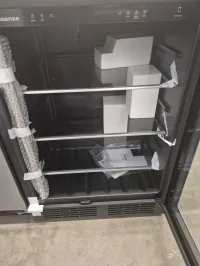Hisense HBIC164N6SS 24" Beverage Cooler 164 Can Stainless Steel Glass Door Beverage Center – Image 3