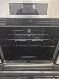 Frigidaire Gallery 30" Induction Range GCFI306CBFD – Air Fry & Total Convection – Image 3