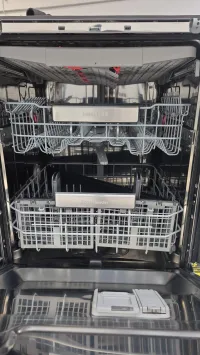 Samsung DW80R9950US premium 24" built-in Smart Linear Wash dishwasher (39 dBA). – Image 3