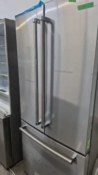 KRFF300ESS07 KitchenAid 30-inch French door refrigerator (about 19.7 cu. ft.) with interior water dispenser – Image 2