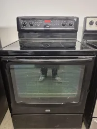 YWER8880BB0 Maytag 30-inch freestanding electric range (oven + cooktop). – Image 1