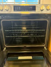 Frigidaire FCFE306CASJ 30” Electric Stove – Glass Top, 5.3 Cu.Ft Oven – Image 2