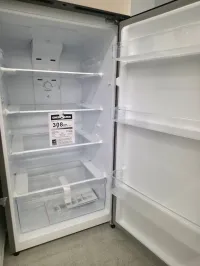 Hisense RT12A2CSE 11.5 Cu.Ft Top Freezer Fridge – Stainless Steel, No Frost, Apartment Size – Image 4