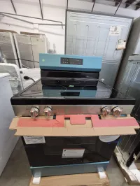 Frigidaire FCRE306C 30" Electric Stove Range 5.3 Cu Ft Stainless Steel – Image 1