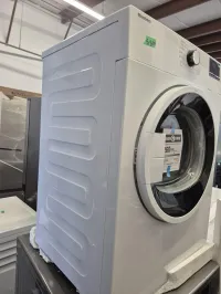 Blomberg WM98220SX Washer & DV17600W2 Heat Pump Dryer 24'' Wide – Image 6