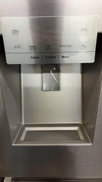 Hisense RF200D4CSE 19.8 Cu. Ft. 4-Door French Door Fridge – Image 6