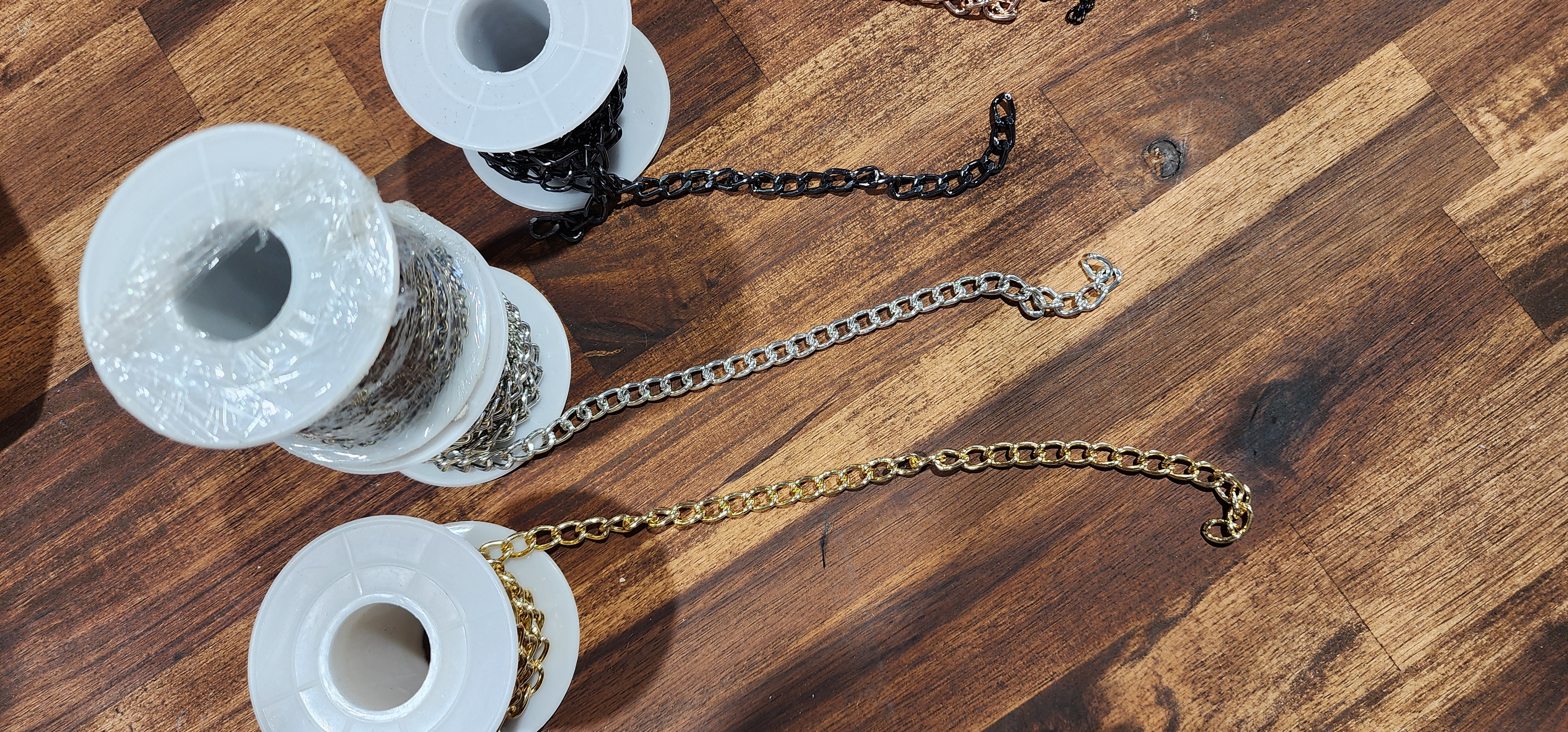 Chains – Image 6