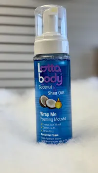 Lotta Body Wrap Me Foaming Mousse – Image 1