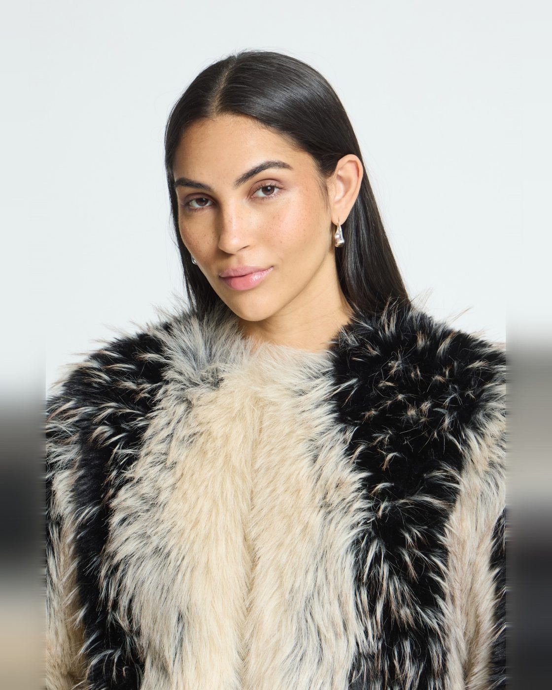 ICHI Fellimitat-Jacke Flaxa in Creme und Schwarz – Image 10