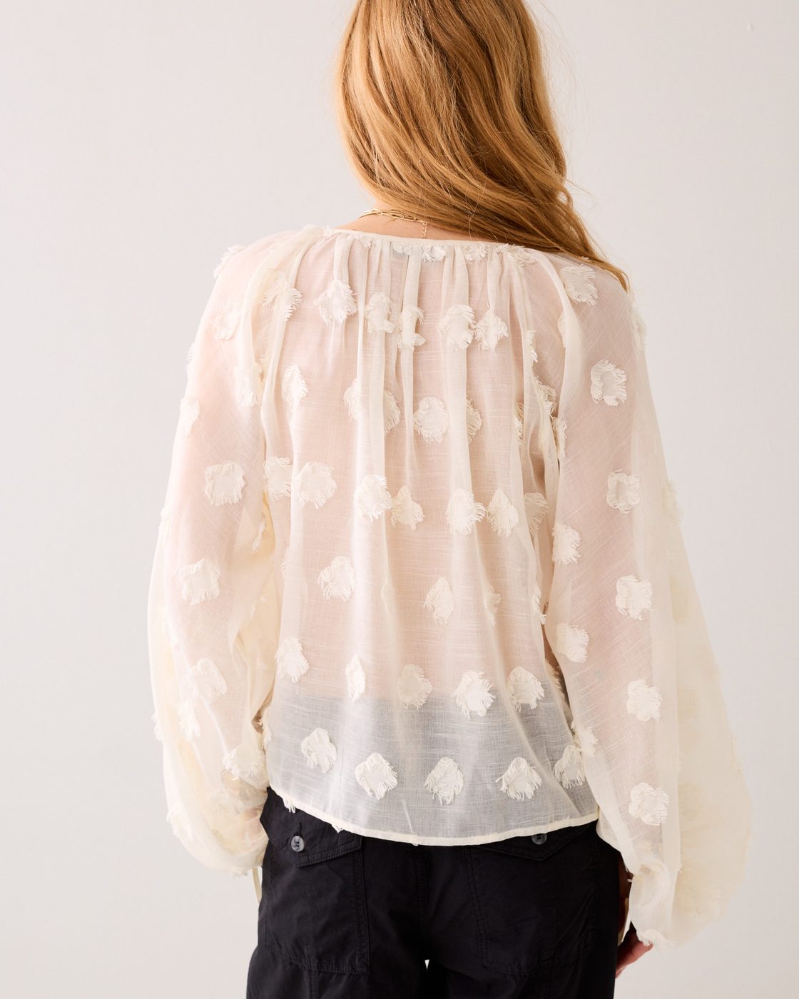 Summum Damenbluse Creme 2s3408 - semi-transparent mit Punktchen-Struktur – Image 2