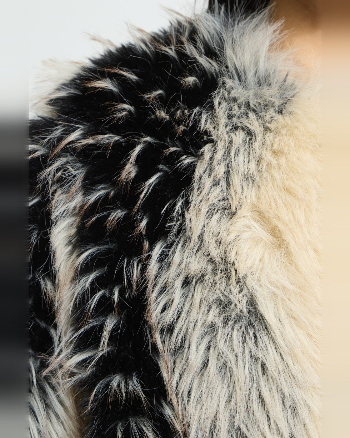 ICHI Fellimitat-Jacke Flaxa in Creme und Schwarz – Image 6