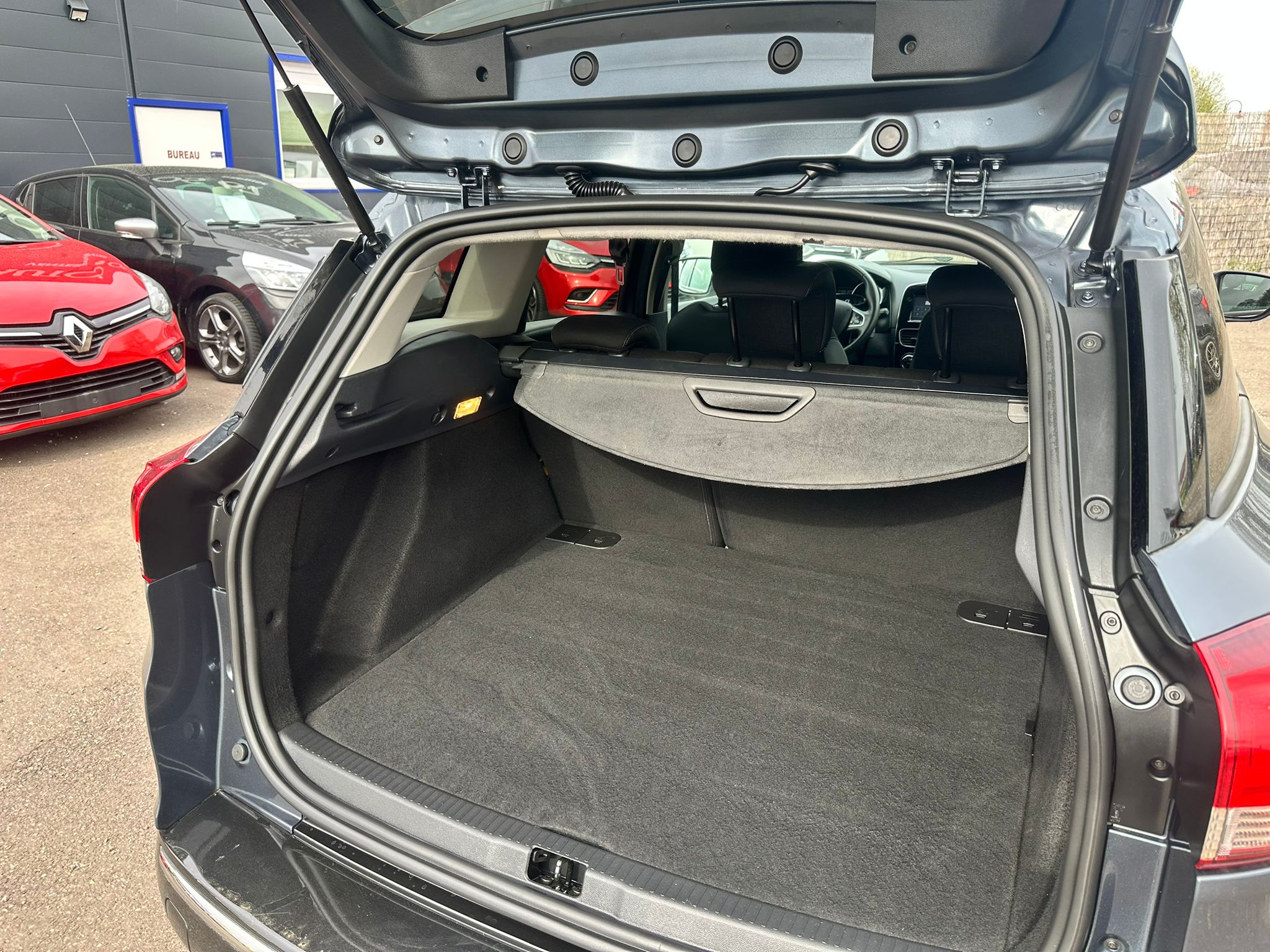 Renault Clio IV Estate 0.9 TCE Energy Limited – Image 6