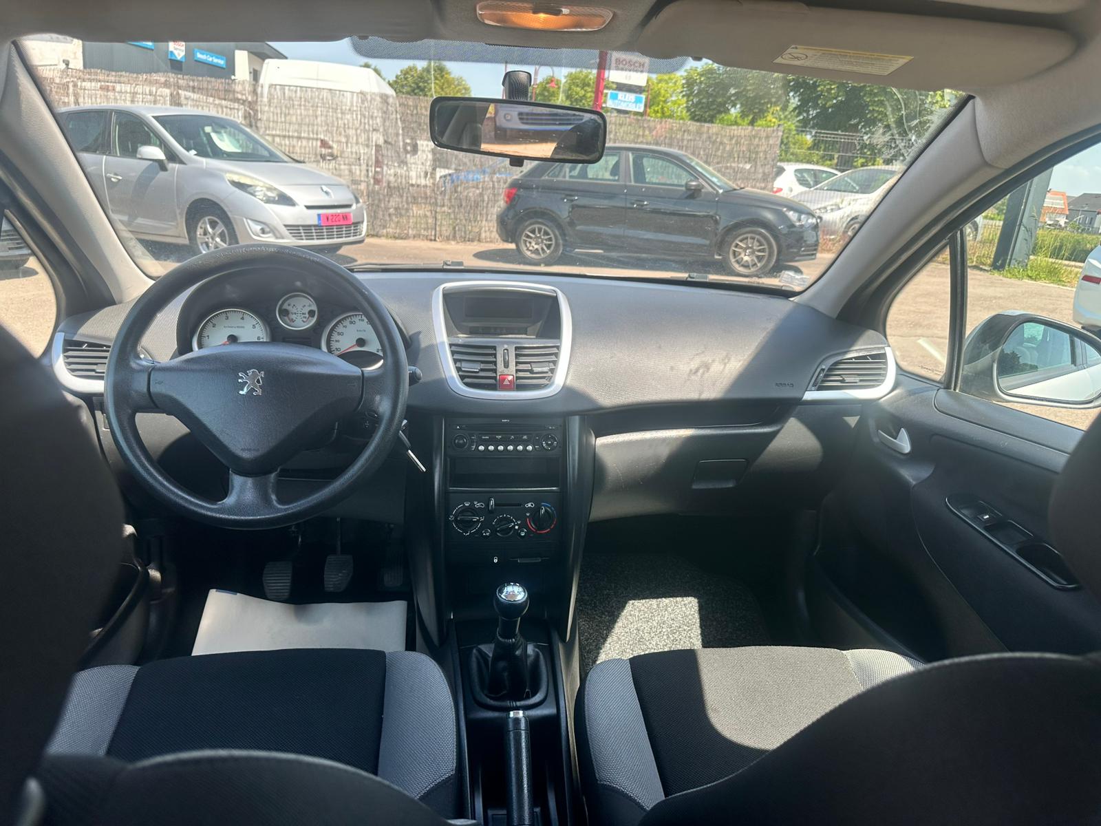 Peugeot 207 1.4 Essence – Image 5