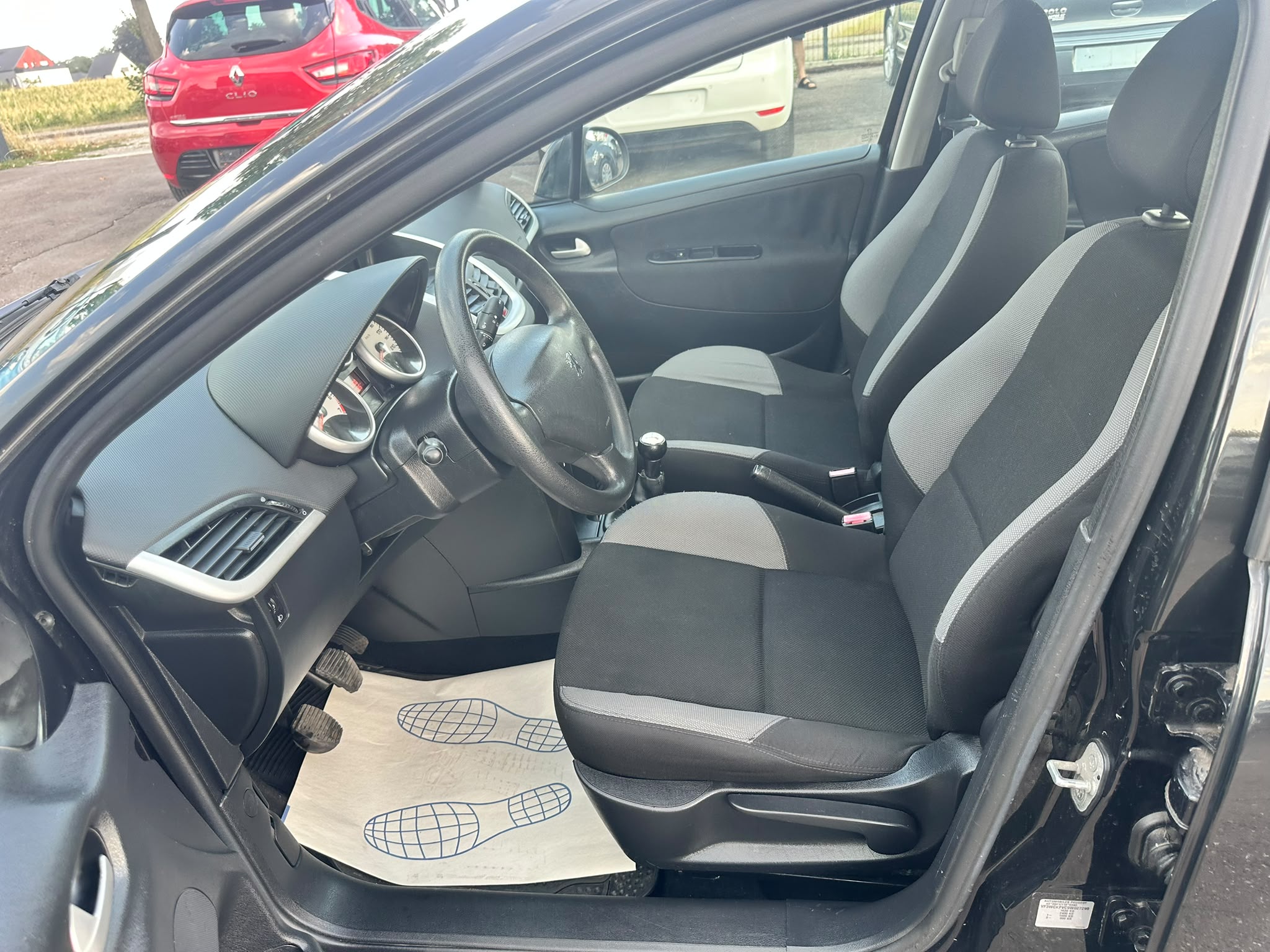 Peugeot 207 1.4 Essence – Image 7