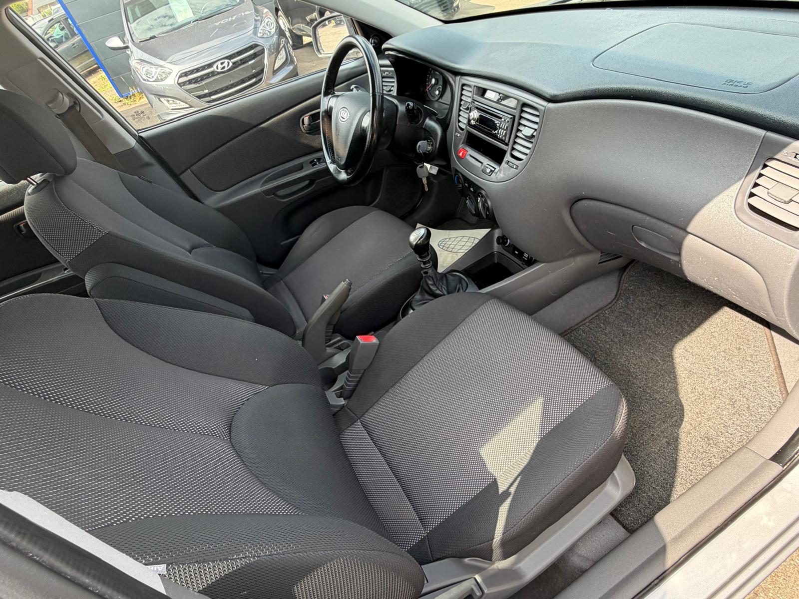 Kia Rio Essence – Image 4
