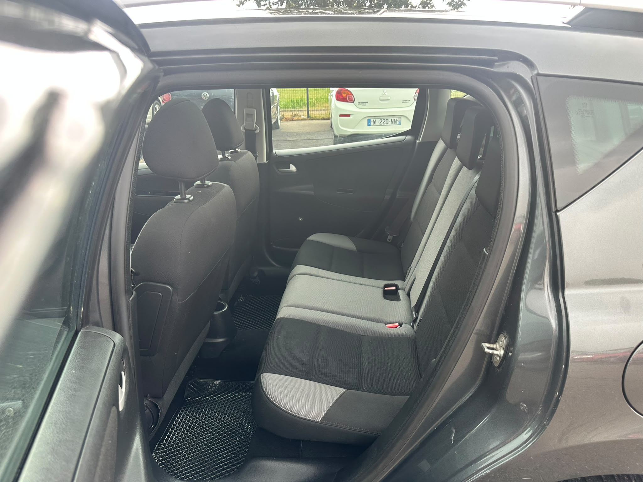Peugeot 207 SW 1.4 Active – Image 7