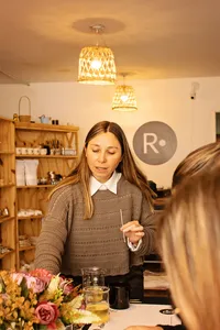 Taller Presencial Velas en Navidad : Tu Primer Paso Hacia Algo Propio – Image 7