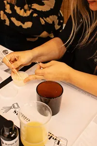 Taller Presencial Velas en Navidad : Tu Primer Paso Hacia Algo Propio – Image 8