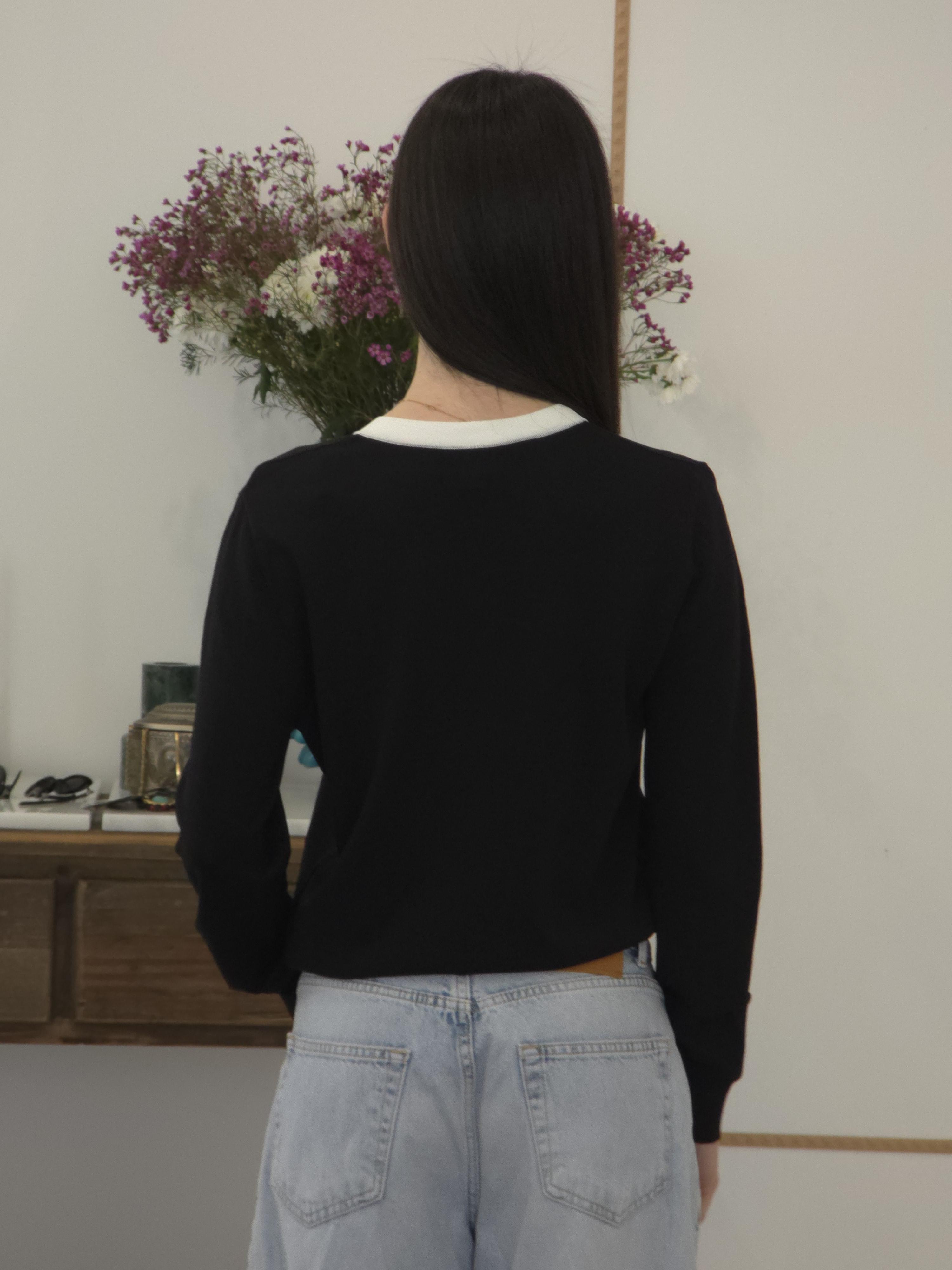 BLACK CARDIGAN ROUND NECKLINE WITH CONTRAST DETAILS – Image 3