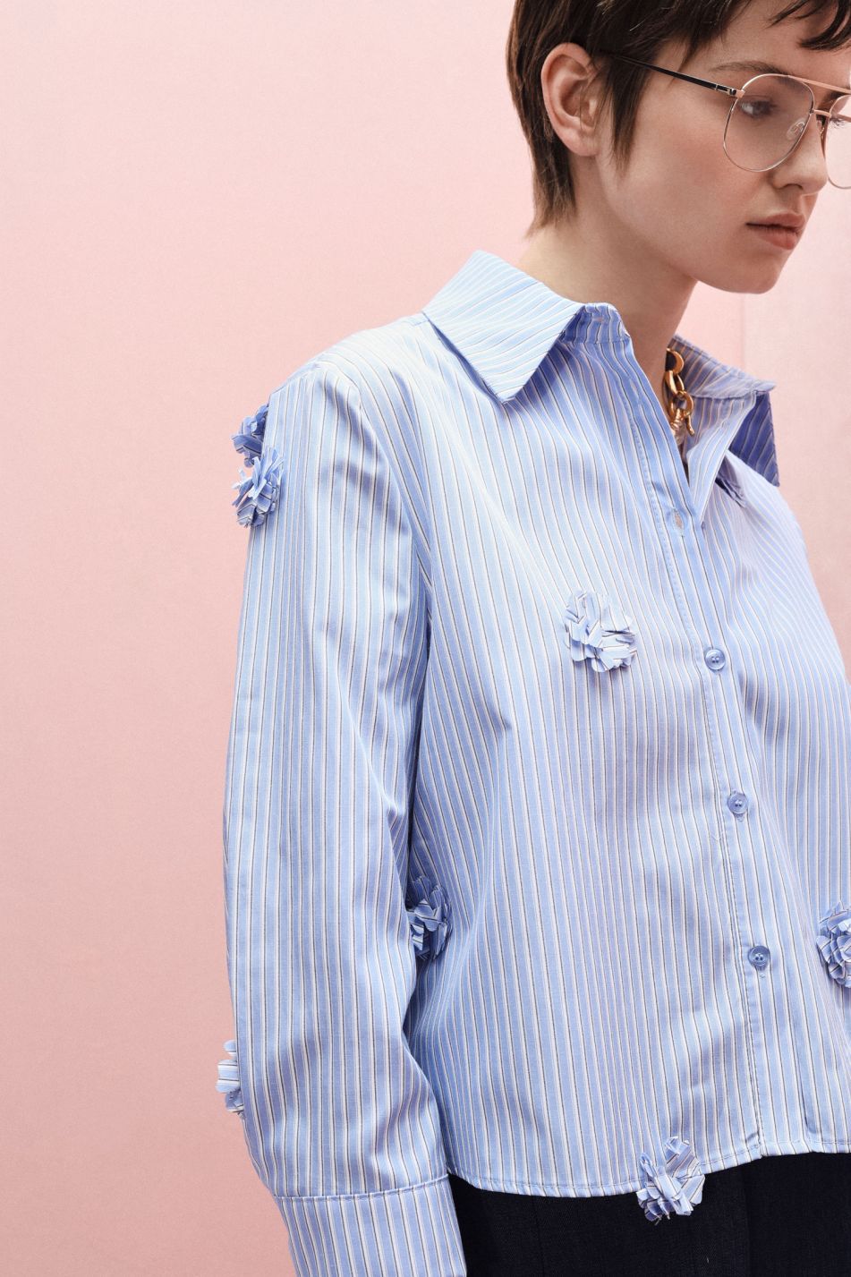 SHIRT WITH STRIPED PATTERN AND FLORAL APPLIQUÉS – Image 3