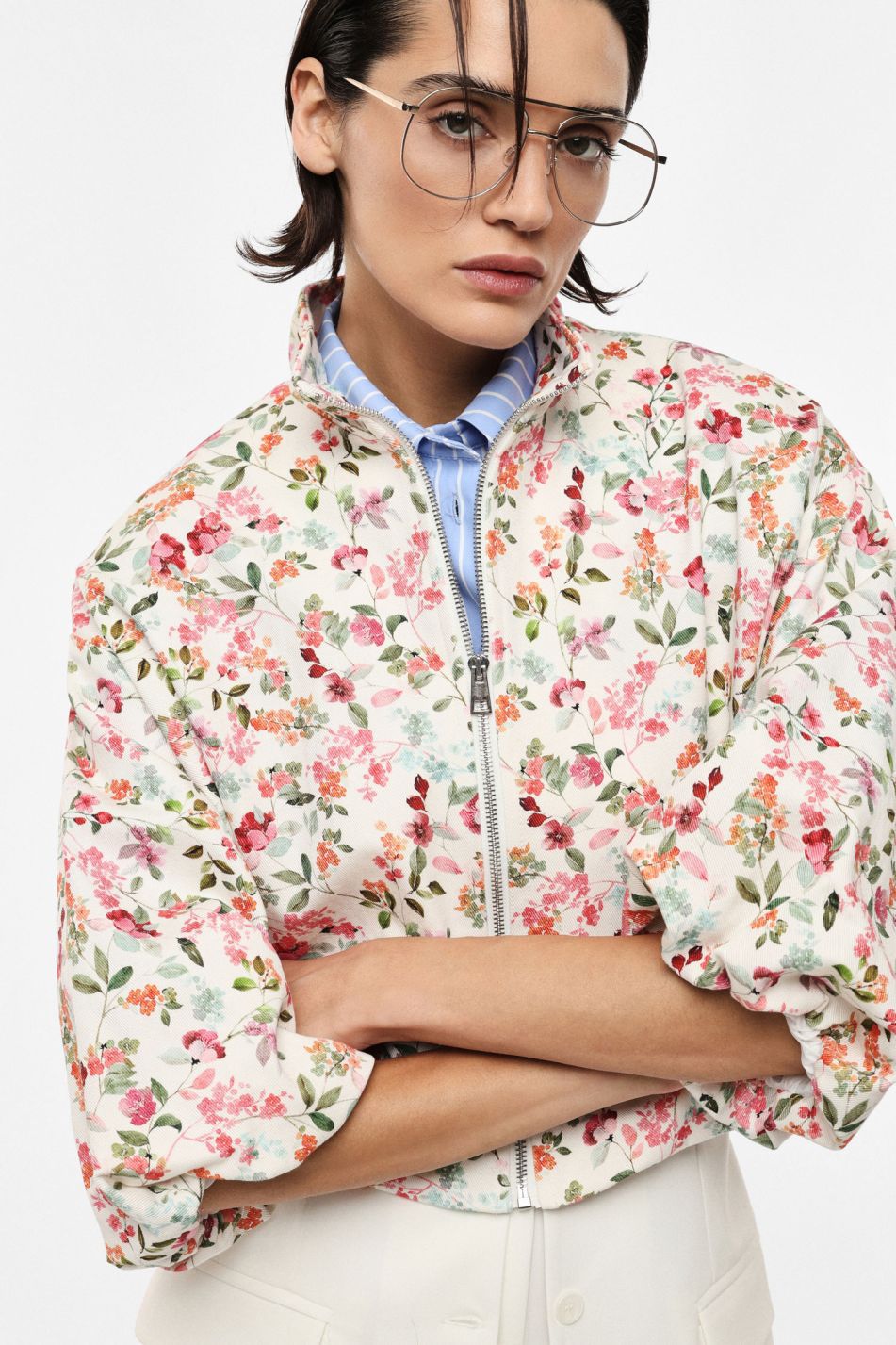 SHORT BOMBER JACKET WITH FLORAL PRINT AND ZIP CLOSURE – Image 4