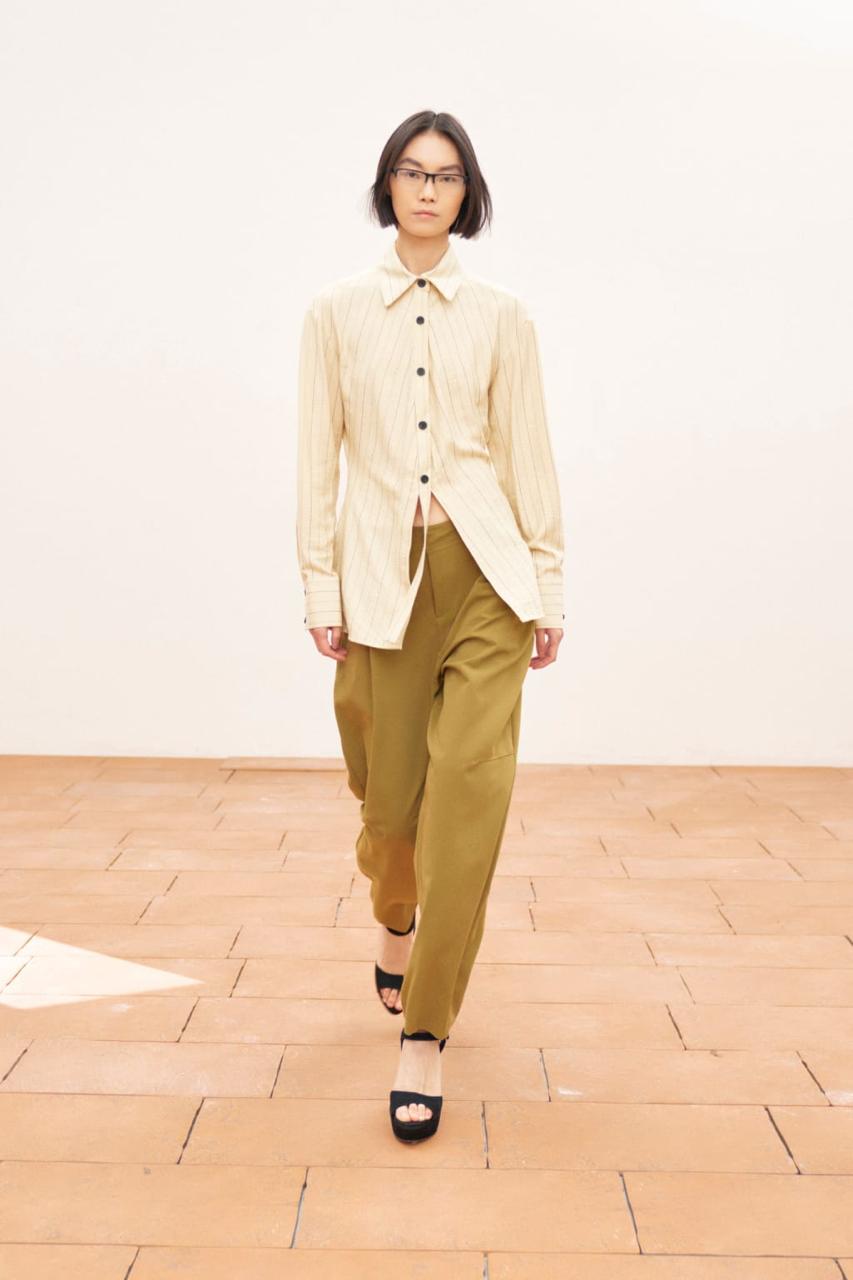 LONG-SLEEVED SHIRT WITH THIN VERTICAL STRIPES – Image 3