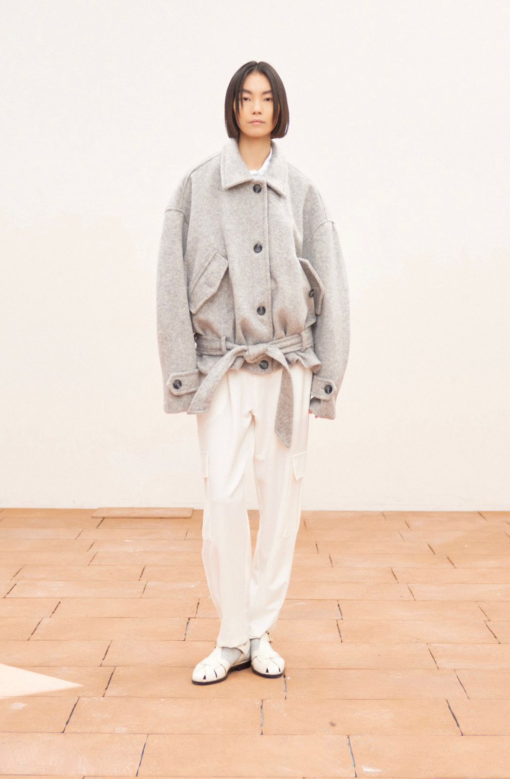 SOFT, BELTED JACKET WITH A RELAXED SILHOUETTE AND CLASSIC BUTTON-FRONT DESIGN – Image 1
