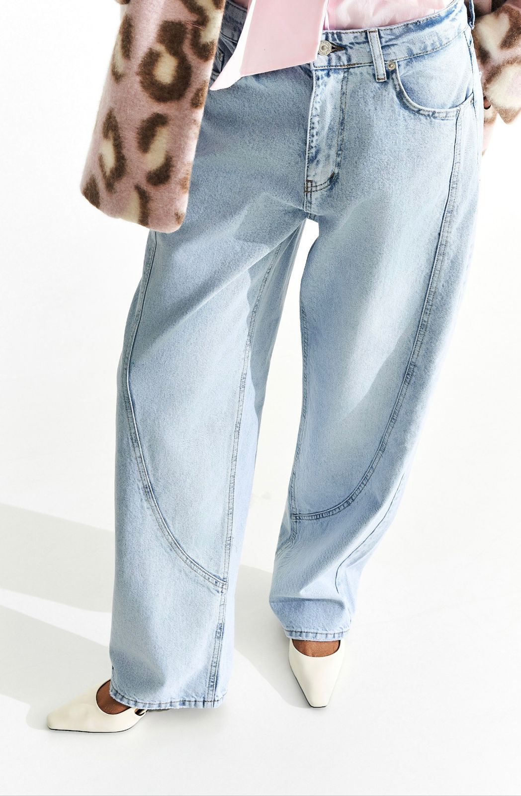 HIGH-WAISTED JEAN WITH BELY LOOPS – Image 3