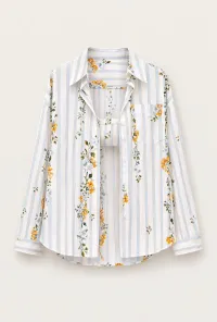A MATCHING  TOW-PIECE SET WITH SOFT STRIPES AND FLORAL PRINTS – Image 1