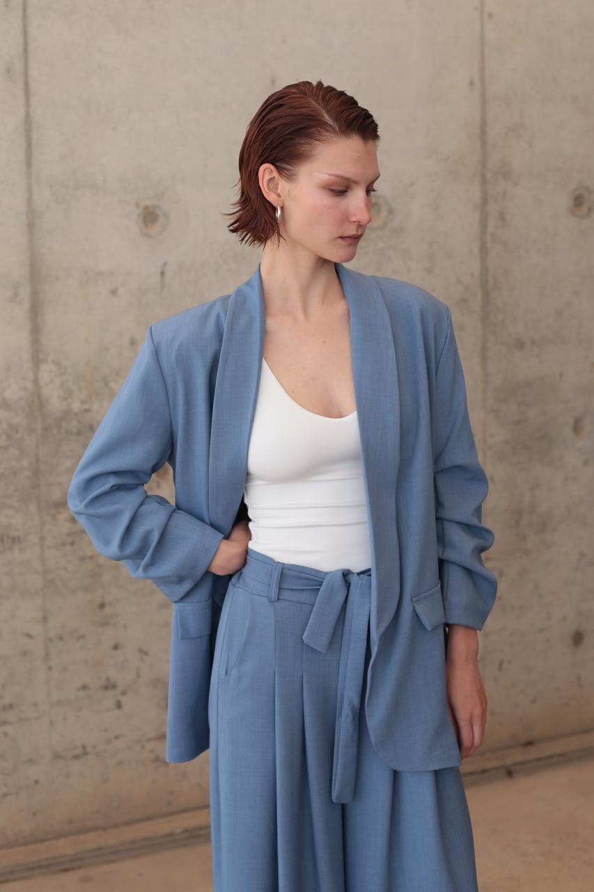 CHIC BLUE SUIT SET FEATURING A RELAXED BLAZER AND HIGH-WAISTED WIDE-LEG PANTS – Image 2