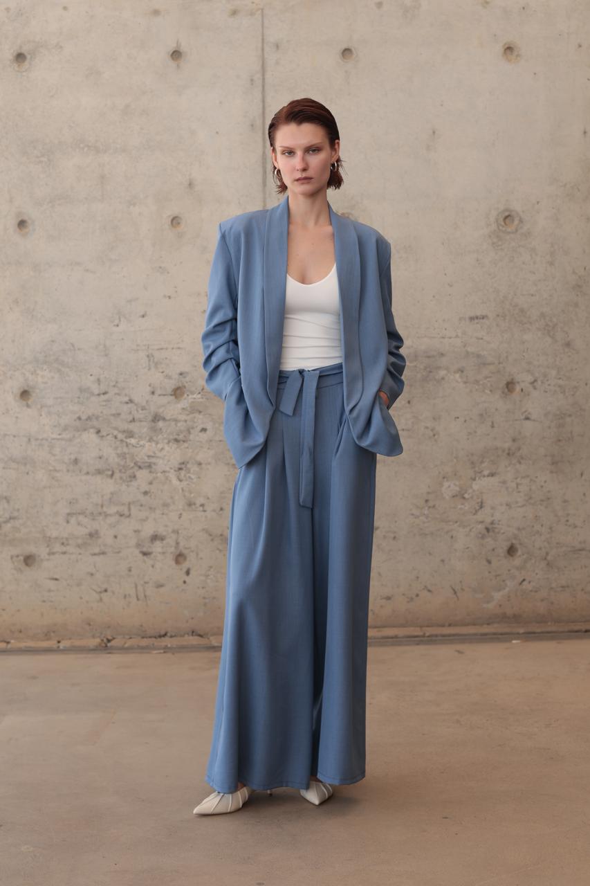 CHIC BLUE SUIT SET FEATURING A RELAXED BLAZER AND HIGH-WAISTED WIDE-LEG PANTS – Image 4