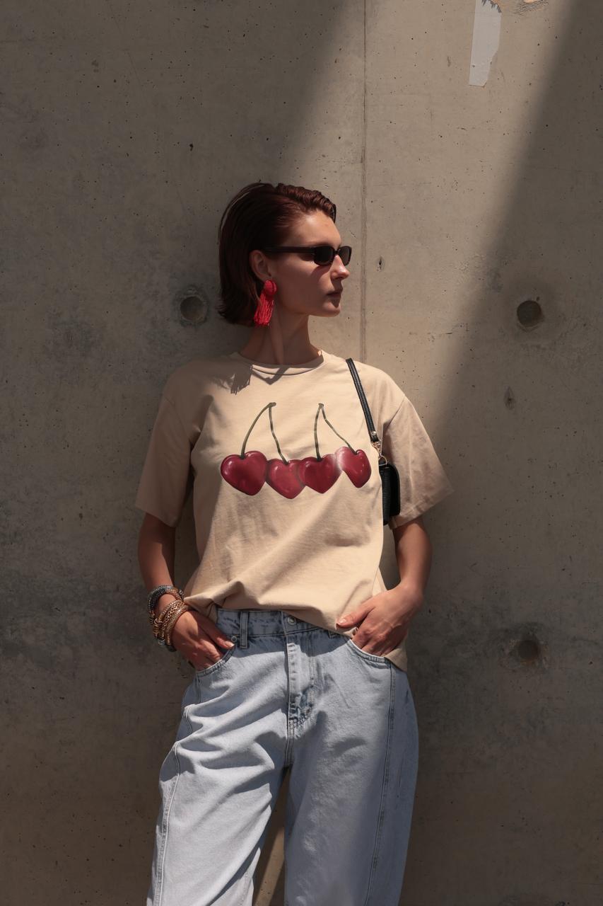 T-SHIRT ROUND NECK WITH CHERRY PRINT – Image 3