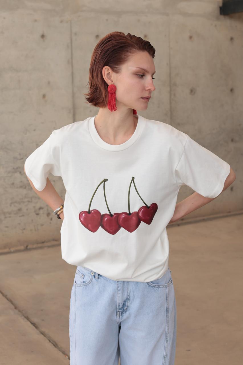 T-SHIRT ROUND NECK WITH CHERRY PRINT – Image 3