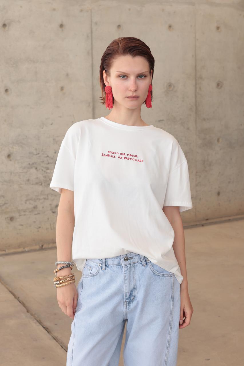 T-SHIRT WITH RED LOGO – Image 3