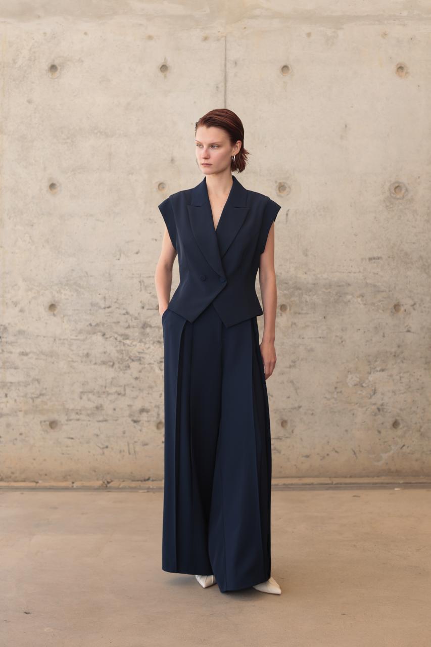 SET WITH VEST DOUBLE-BREASTED AND HIGH-RISE TROUSER WITH FRONT PLEATS – Image 2