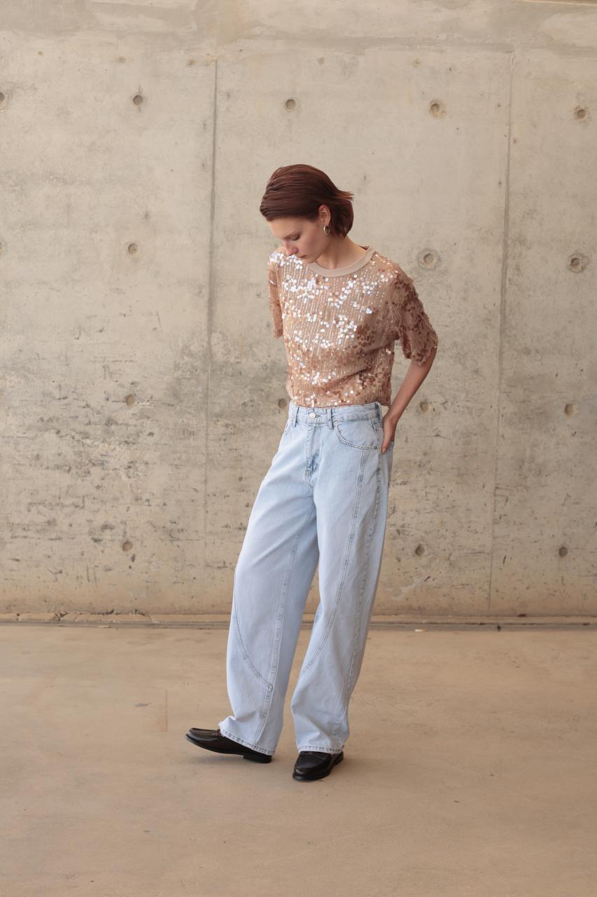 SHORT-SLEEVED T SHIRT WITH SEQUIN EMBELLISHMENT – Image 2