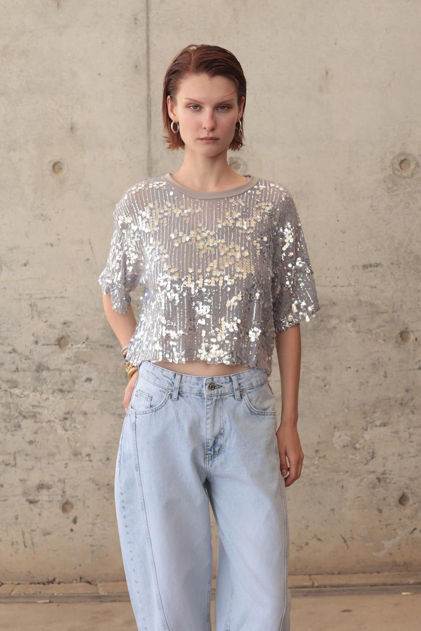 SHORT-SLEEVED T SHIRT WITH SEQUIN EMBELLISHMENT – Image 3