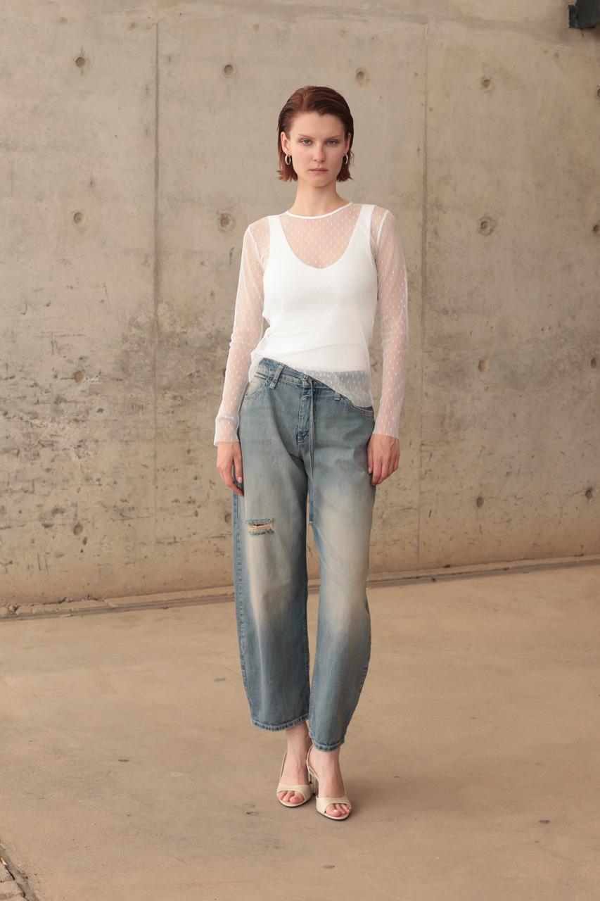 BALOON FIT WITH ADJUSTABLE BELT AND RIP DETAIL – Image 2
