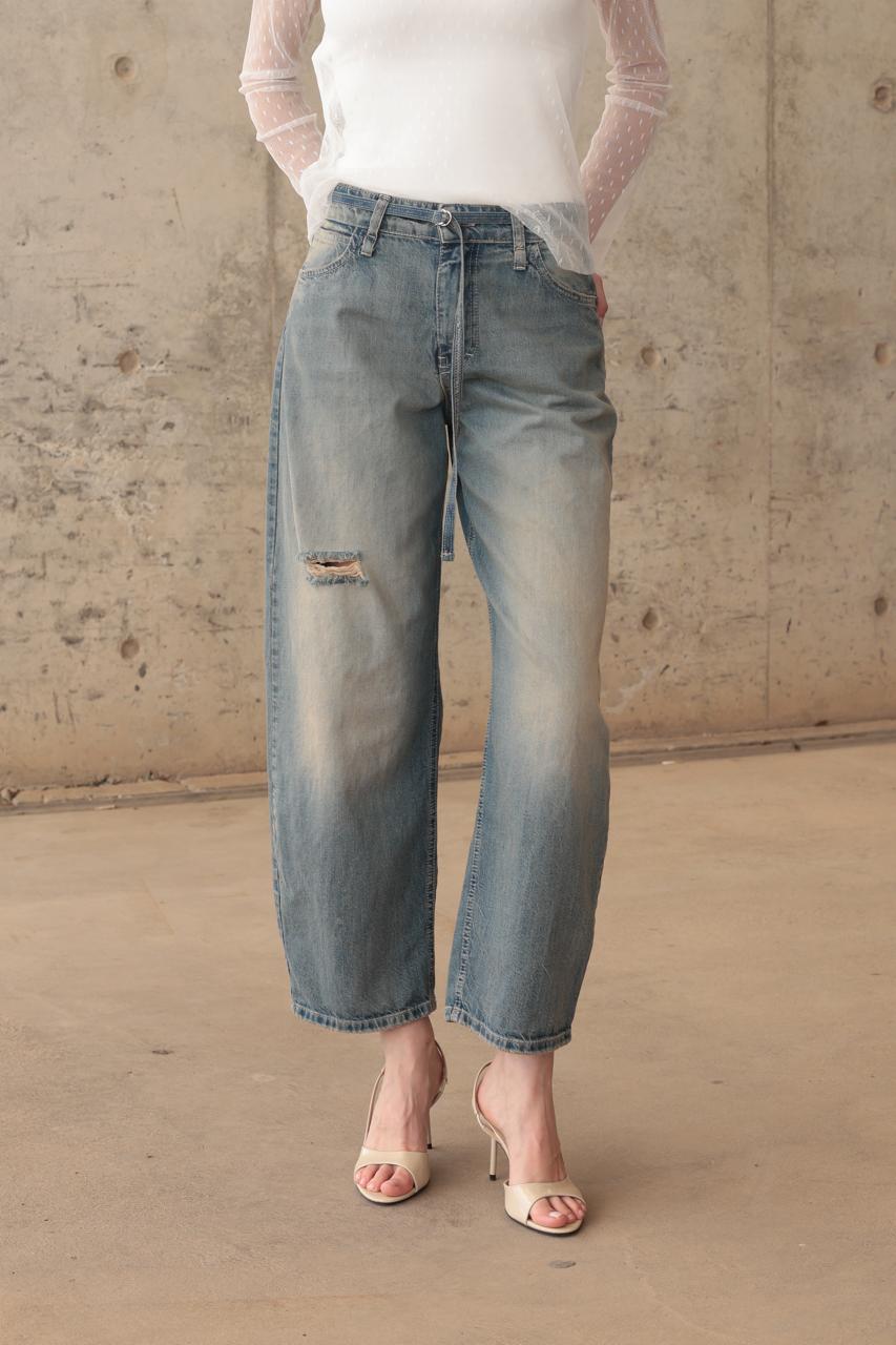 BALOON FIT WITH ADJUSTABLE BELT AND RIP DETAIL – Image 4