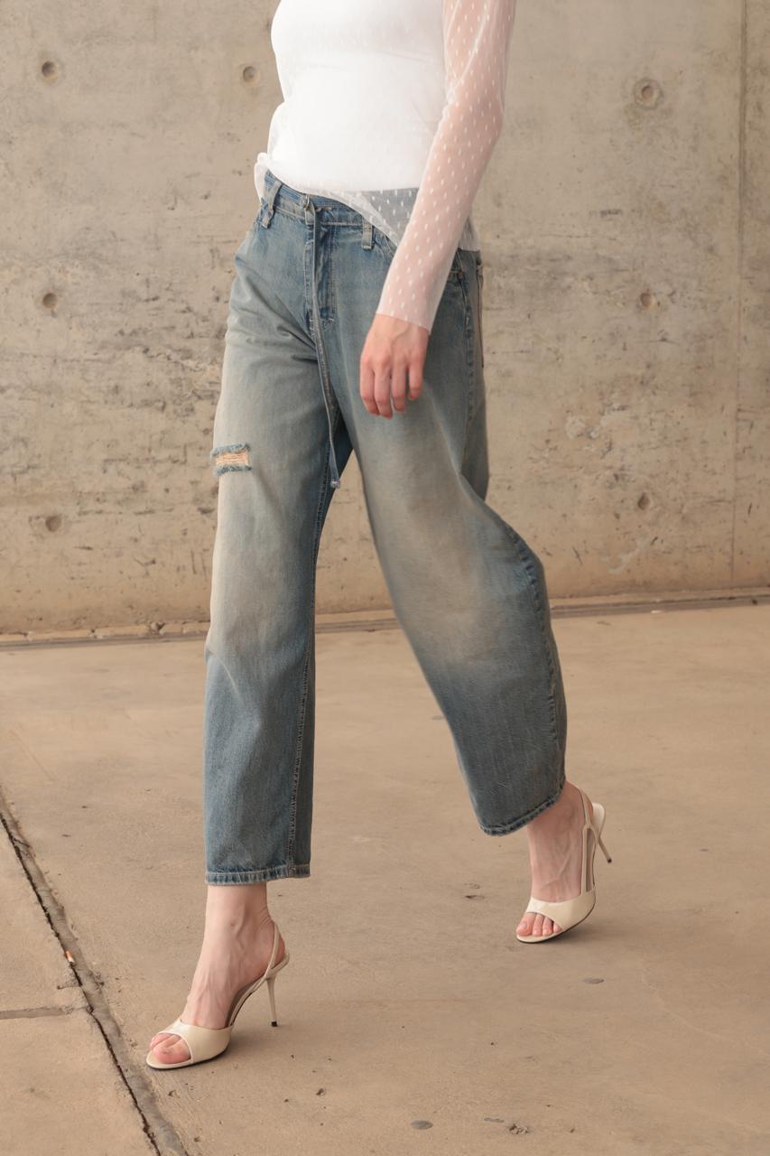 BALOON FIT WITH ADJUSTABLE BELT AND RIP DETAIL – Image 5