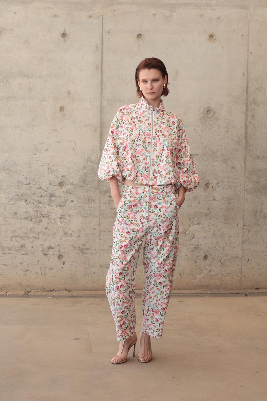 WIDE-LEG FLORAL PRINT HIGH-WAIST JEAN – Image 1