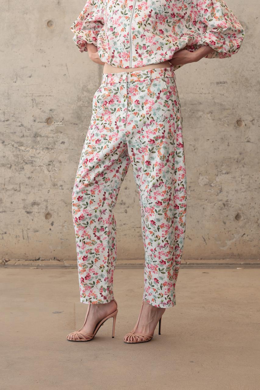WIDE-LEG FLORAL PRINT HIGH-WAIST JEAN – Image 3