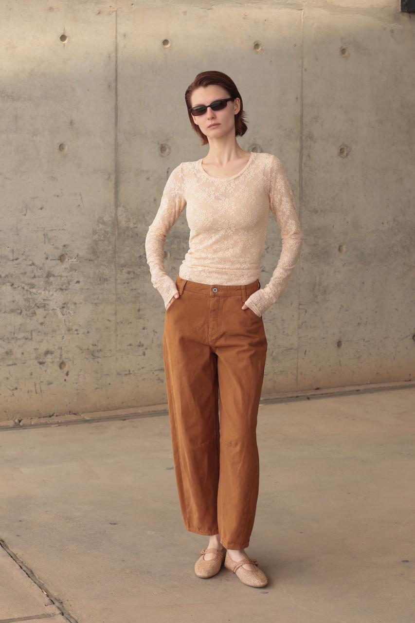 RELAXED JEAN WITH A MODERN TAPERED FIT – Image 2