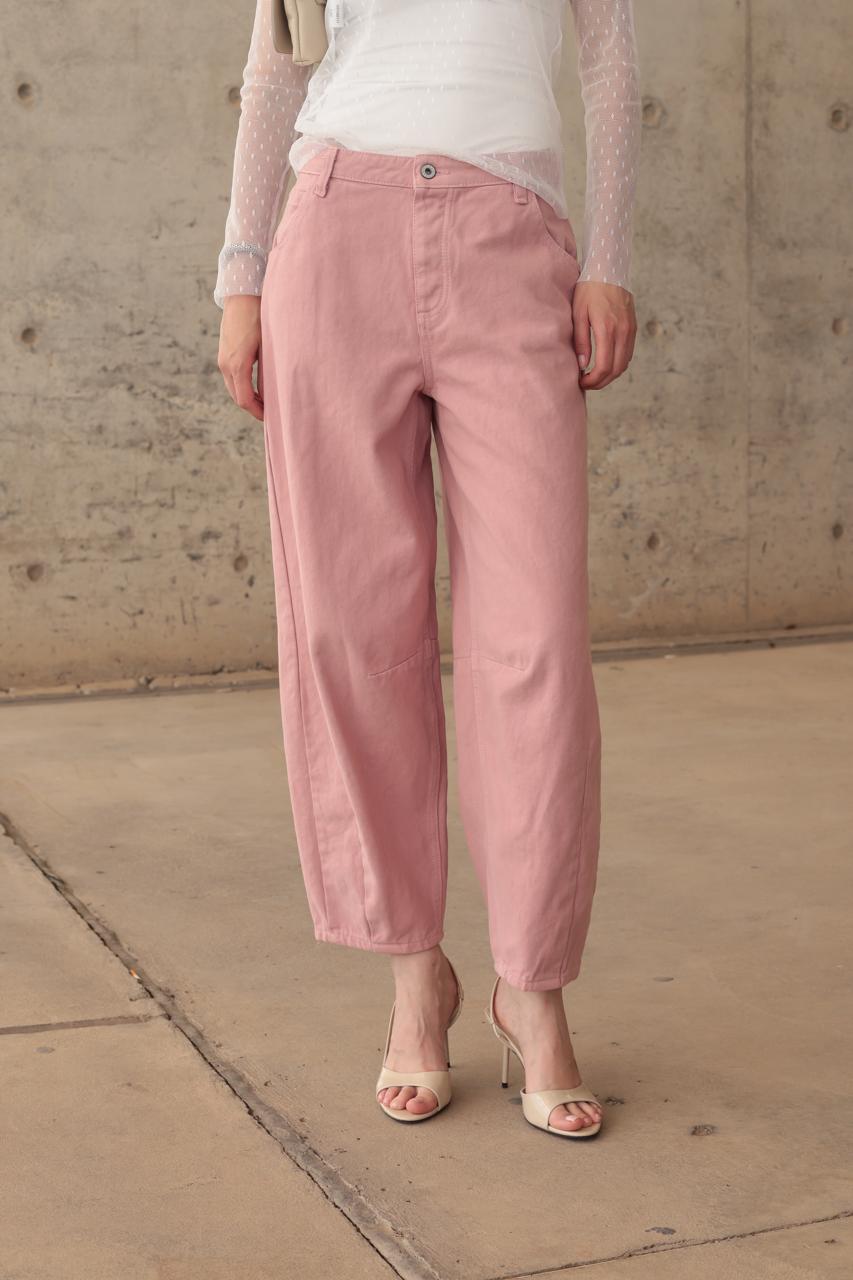 RELAXED JEAN WITH A MODERN TAPERED FIT – Image 3