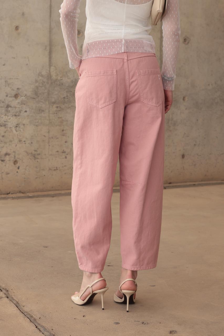 RELAXED JEAN WITH A MODERN TAPERED FIT – Image 4