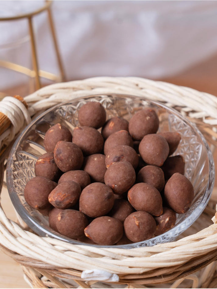 Amberlyn Milk Chocolate Cocoa Dusted Almonds Sugar-Free Almond Milk Chocolate - 283g – Image 2
